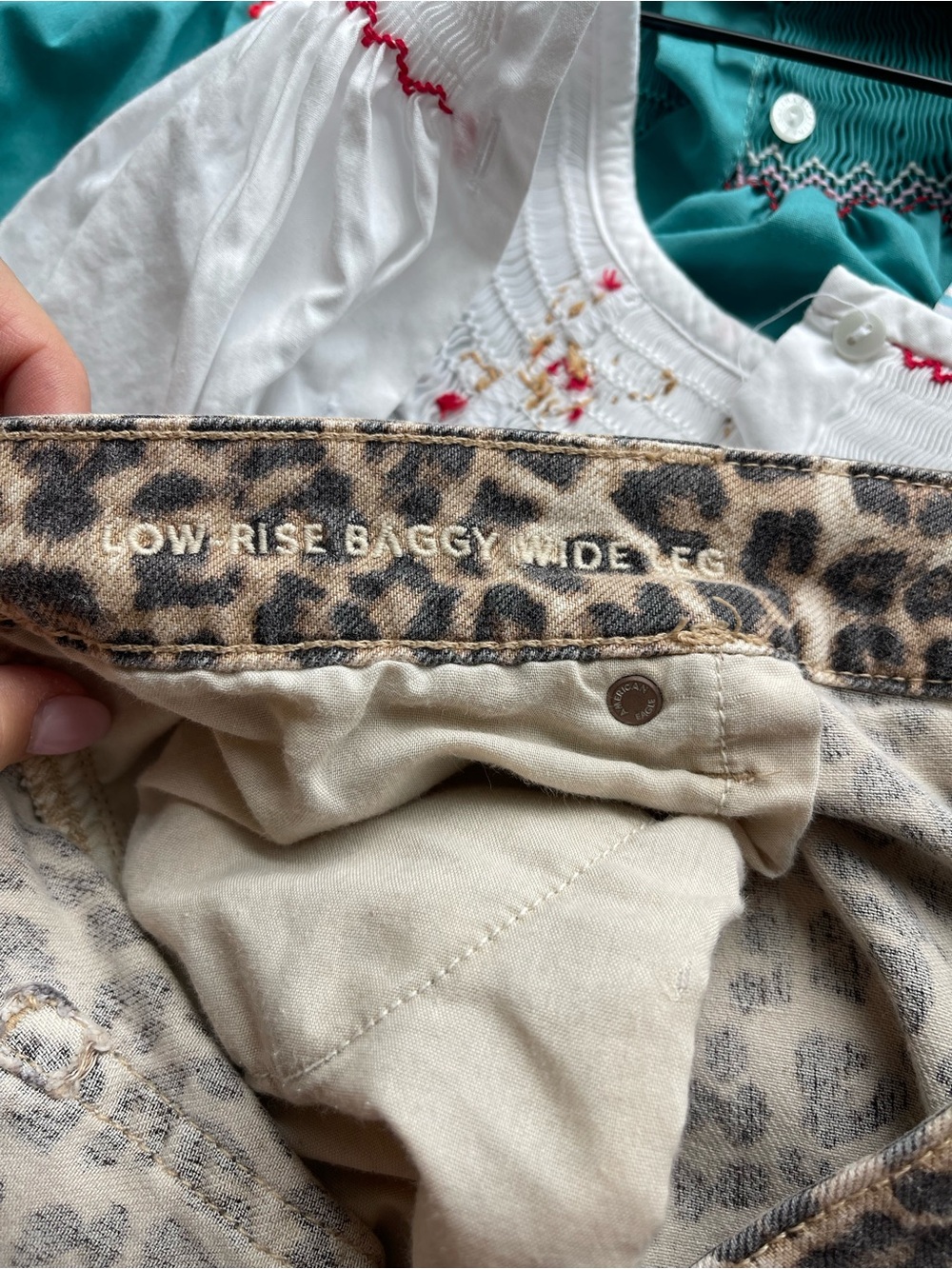 American Eagle Low Rise Baggy Wide Leg Jeans Leopard Size 14 - Picture 6 of 9